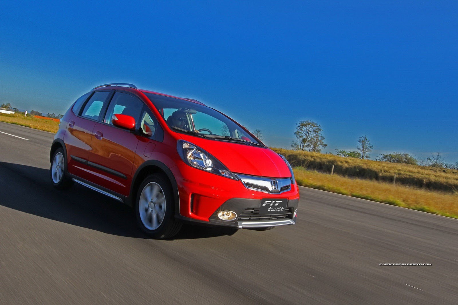 2013-Honda-Fit-Twist-8[2].jpg