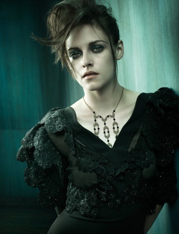 kristen-stewart-vogue-italia-november-2011.jpg Kristen Stewart