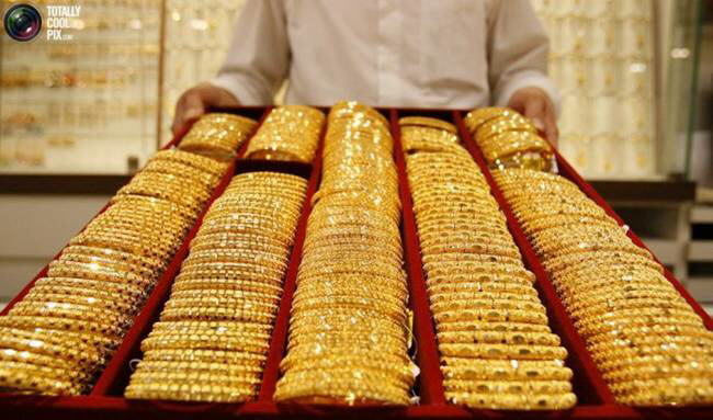 Gold, most beautiful metal in various shapes