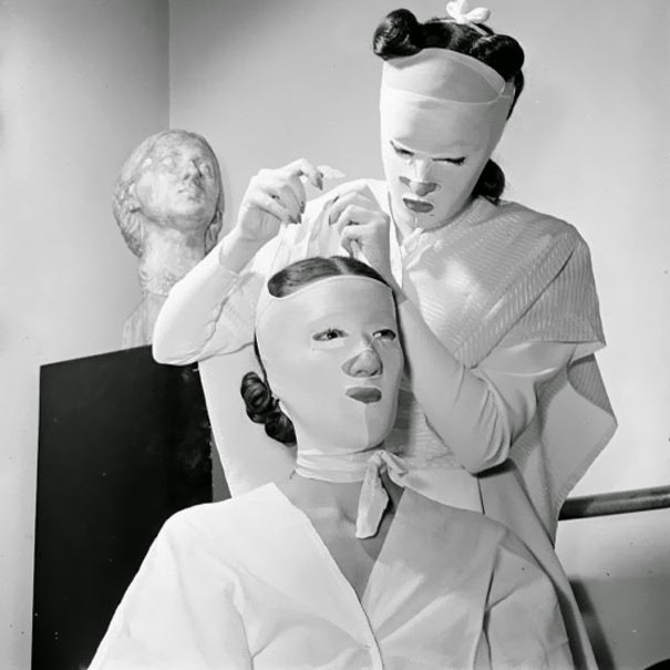 [vintage-beauty-salon-equipment-102.jpg]