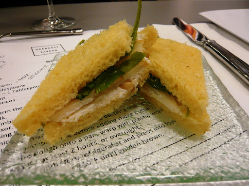 Brioche sandwiches with goat cheese and apples. Delicious!