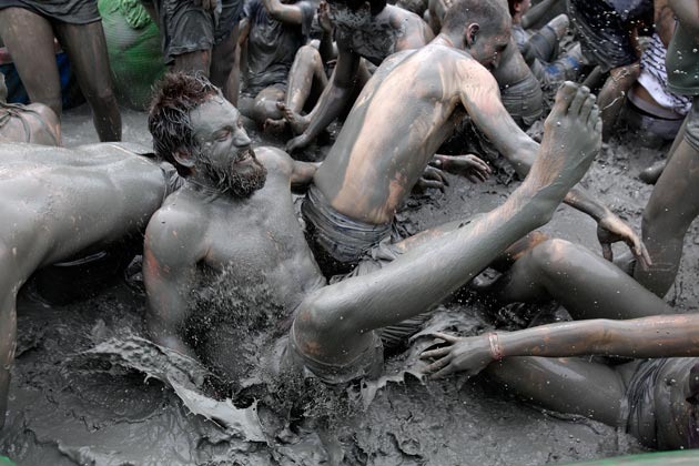 boryeong-mud-fest-2011-22 boryeong-mud-fest-2011-22