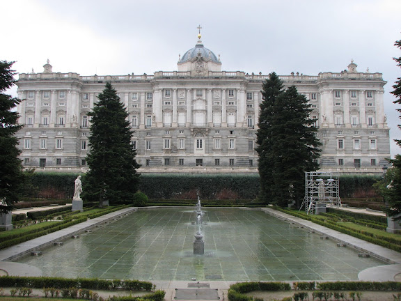 El Palacio Real from Los Jardines del Sabatini