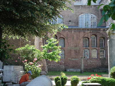 Day 2 : Courtyard of the magnificient Hagia Sophia, Istanbul