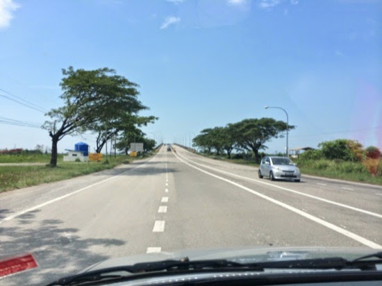IMG_6747.jpg Where's the road going?