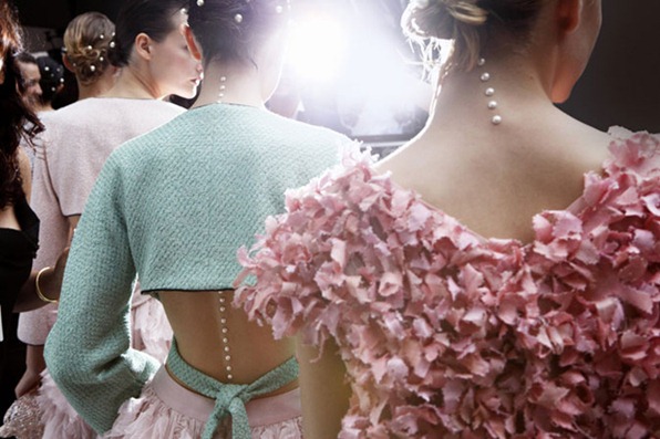 chanel-spring-summer-2012-ready-to-wear-backstage-02 chanel-spring-summer-2012-ready-to-wear-backstage-02
