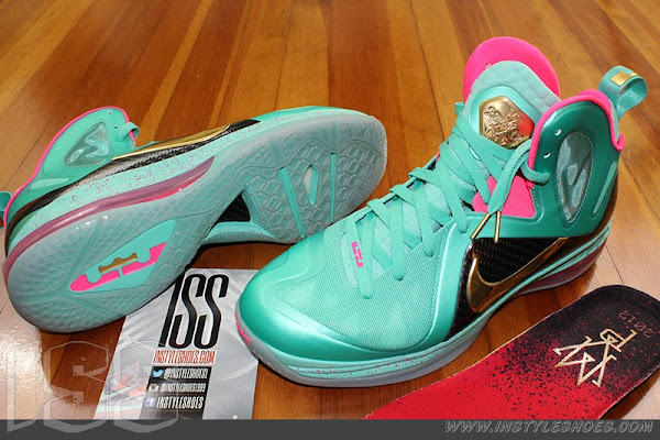 Nike LeBron 9 PS Elite 8220Statue of Liberty8221 PE Has a Twin