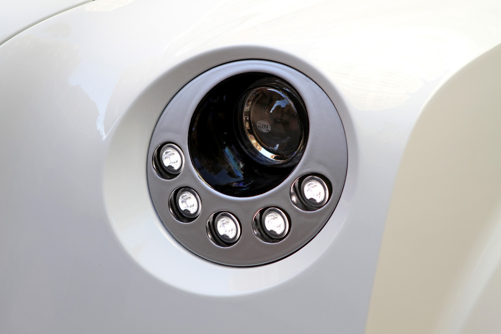 [Frazer-Nash-Range-Extended-Electric-Metrocab-6%255B3%255D.jpg]