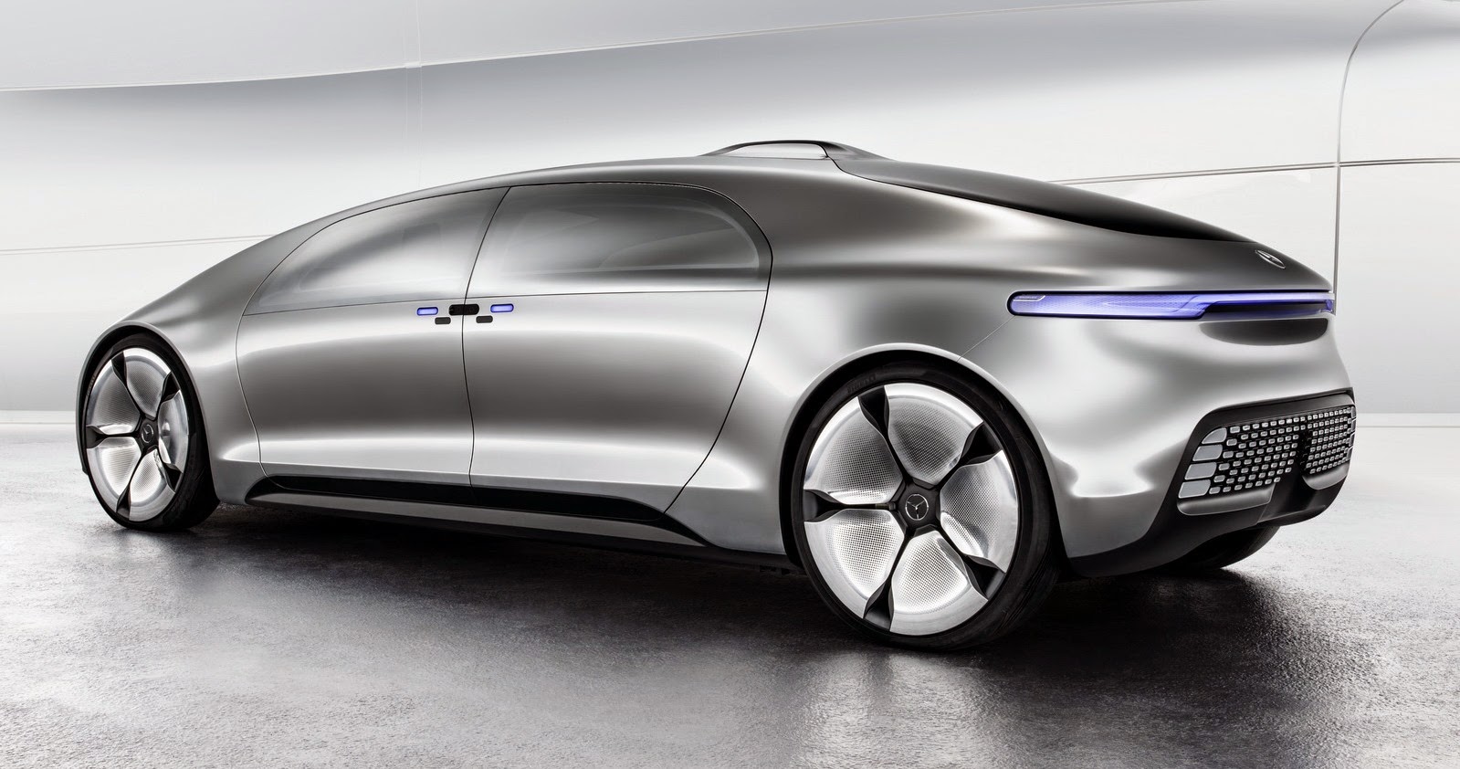 [Mercedes-Benz-F-015-Luxury-in-Motion-Concept-19%255B3%255D.jpg]