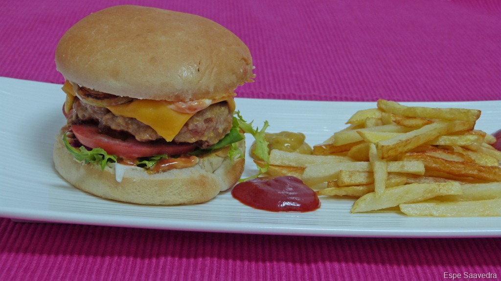 [hamburguesa%2520de%2520ternera%255B6%255D.jpg]
