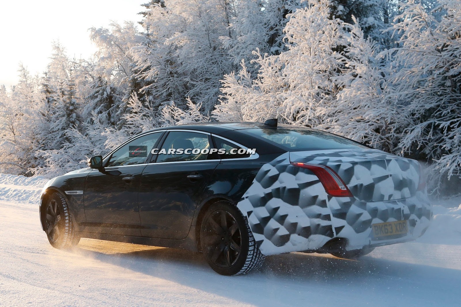 [2015-Jaguar-XJ-Update-7%255B3%255D.jpg]
