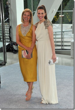 Mandy Moore and Lela Rose