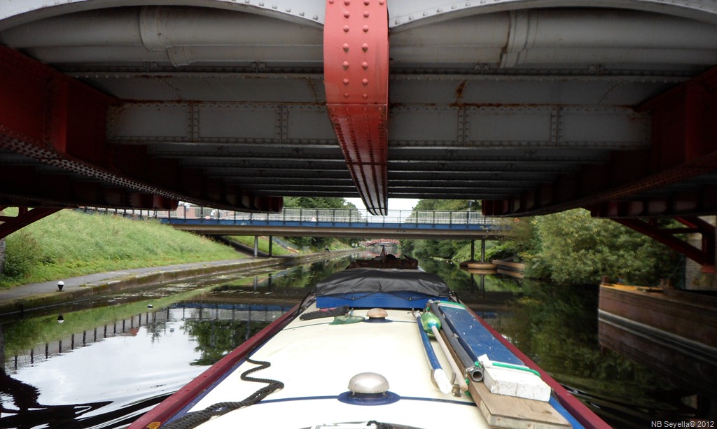 [SAM_2420%2520Leicester%2520Bridges%255B4%255D.jpg]