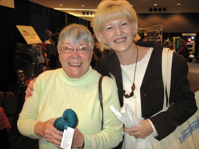 [20111203ARFiberArtsEx1042.jpg]