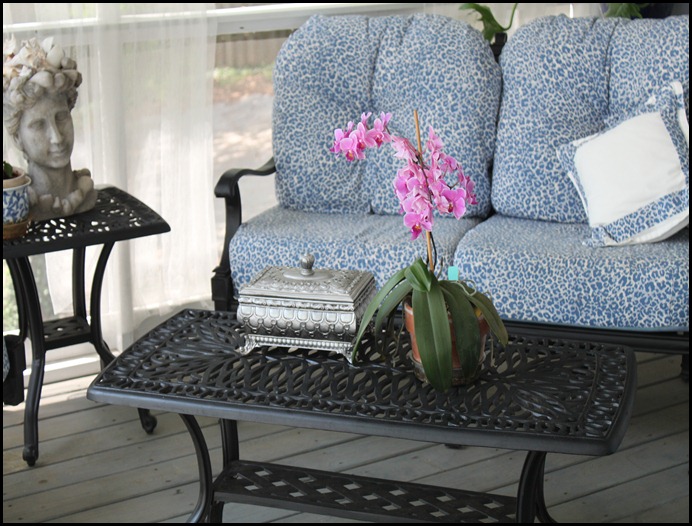 screened porch coffee table