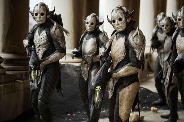 The Dark Elves Track Thor in Thor The Dark World Hi-Res Photos 03