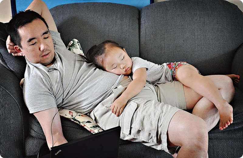 Sleeping-on-Daddy Sleeping-on-Daddy