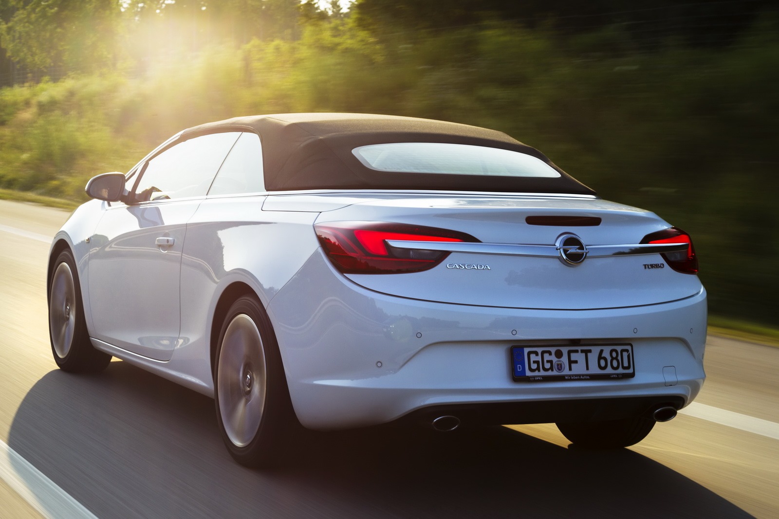 Opel-Cascada-3%25255B2%25255D.jpg