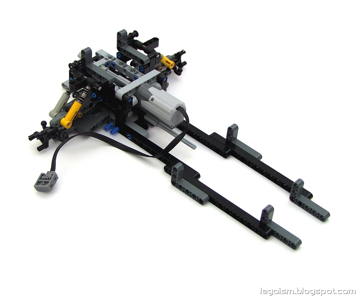 [Lego-Technic_TGB-Supercar_Progression1%255B4%255D.jpg]