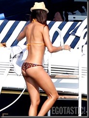 elisabetta-gregoraci-bikini-on-a-yacht-in-porto-cervo-06-675x900