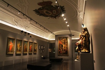 [Gloria%2520Ishizaka%2520-%2520museu%2520de%2520s%25C3%25A3o%2520roque%2520-%2520sala%2520do%2520museu%2520-%2520outra%2520perspectiva%255B4%255D.jpg]