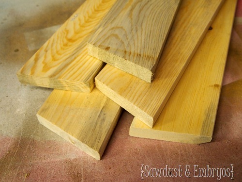 [1x4%2527s%2520for%2520Crown%2520Molding%2520Tutorial%2520by%2520Sawdust%2520ad%2520Embryos%255B6%255D%255B5%255D.jpg]