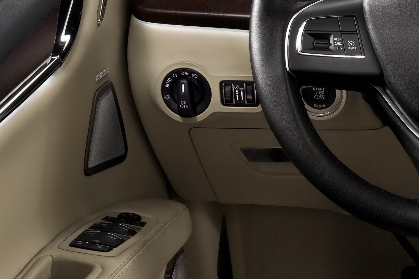 [2013-Maserati-Quattroporte-62.jpg]