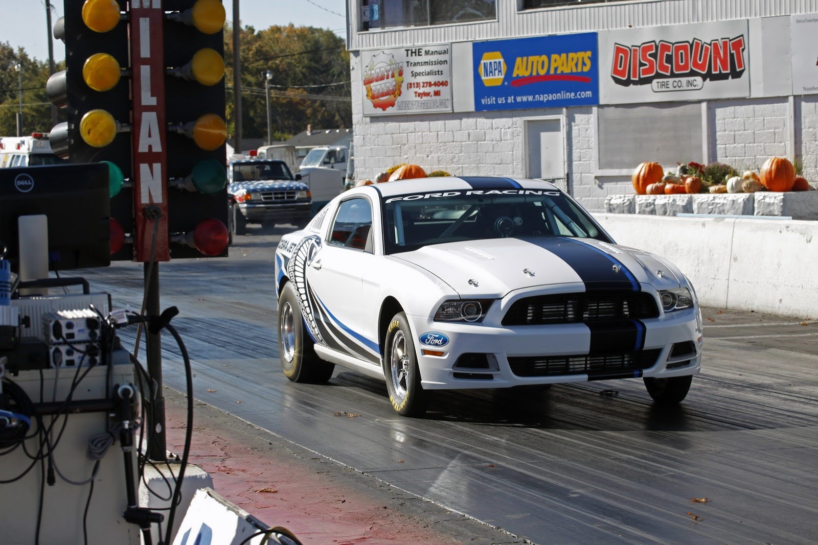 [Ford-Mustang-Twin-Jet-Cobra-17%255B2%255D.jpg]