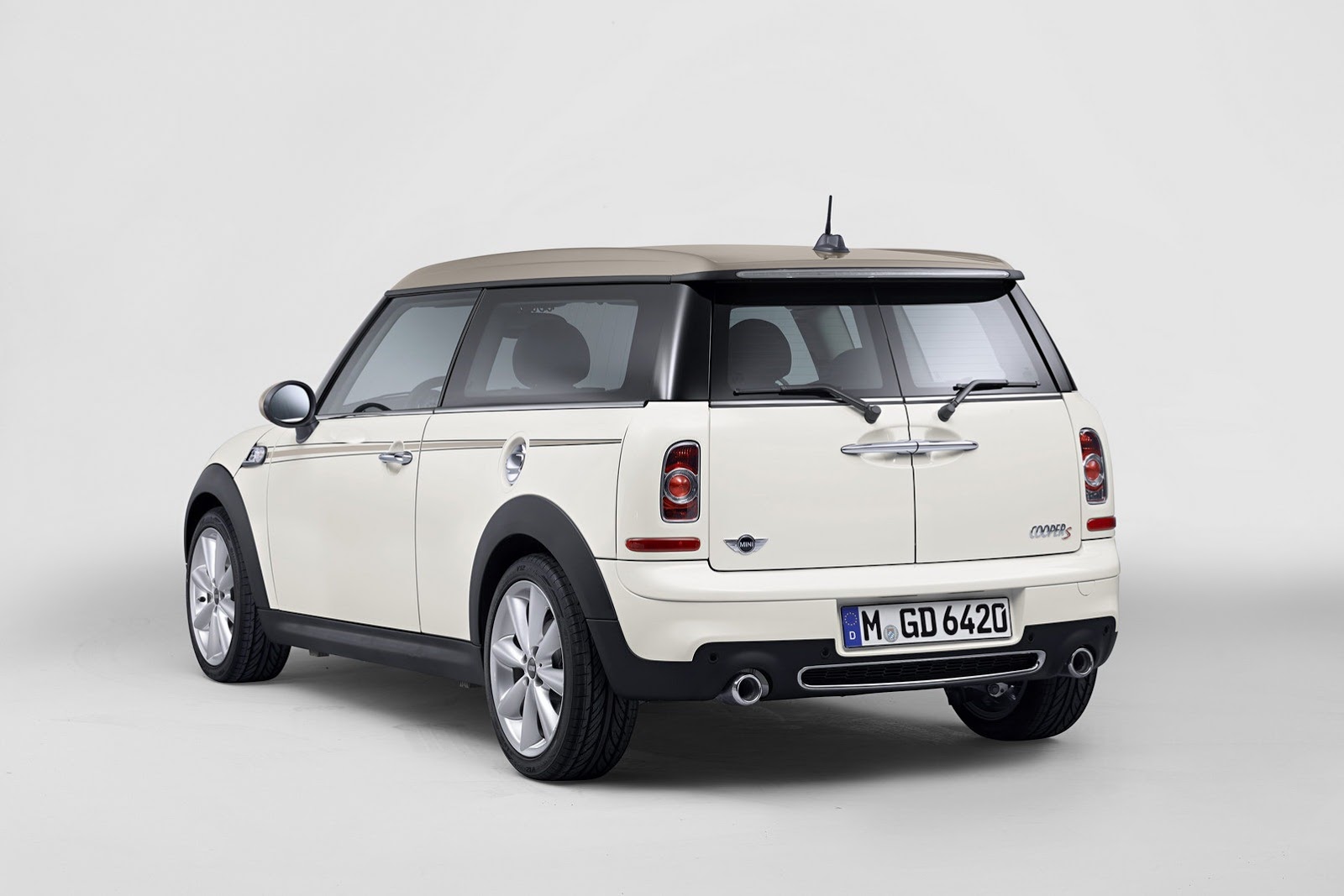 Mini-Clubman-Bond-Street-23[2].jpg