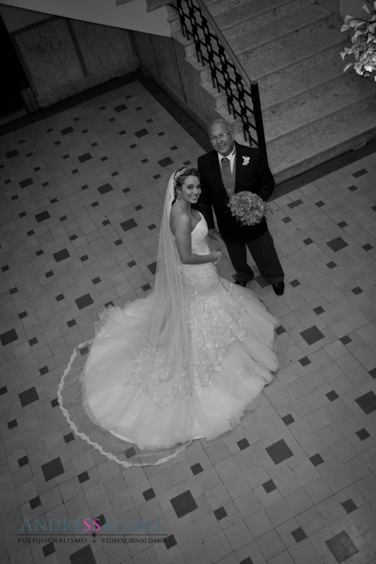 Fotos de Casamento Priscilla e Roberto. Foto numero 30 do estudio L&D Producoes, do Rio de Janeiro, RJ. Andressa Lima e equipe fazem fotos de casamento (fotografias de casamentos), fotos de making-of (making of de noiva), fotos de eventos sociais, fotos de casal (ensaios fotograficos de e-session), videos de casamento (filmagem de casamentos), videos de making-of e videos de eventos sociais. Fotojornalismo e videojornalismo no Rio de Janeiro, RJ. fotos casamento rio de janeiro fotografias casal rj foto eventos noiva ensaio fotografico galeria noivas fotografo evento casar retrato fotografía modelos casamentos fotografos decorações bolos com em