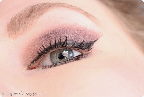 MAC Julia Petit Eyeshadow Duo Sagu Swatch Amu Make up Purplemyweek Cinderella Glitter Reflects Pearl 1