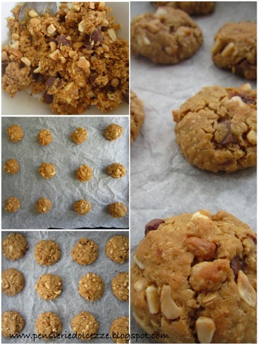 White Chocolate Macadamia Cookies 1.jpg White Chocolate Macadamia Cookies 1
