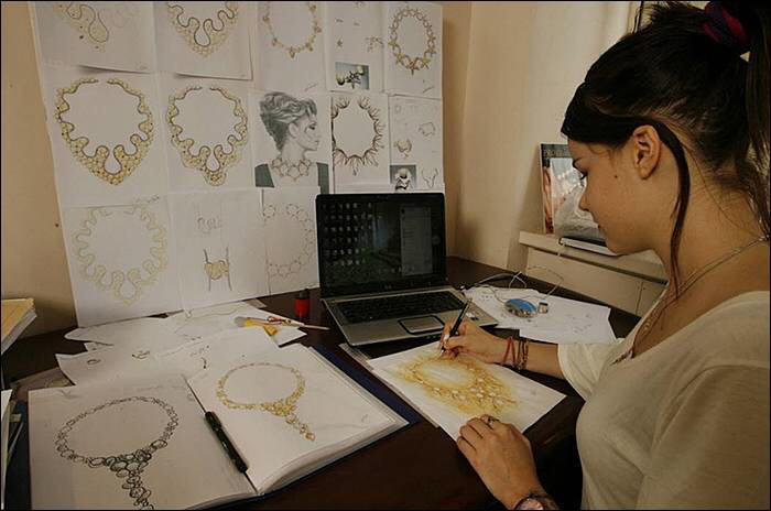 Image Dimension: 700x464 :: The making of Golden Pearl on the island of Palawan in southwestern Philippines The making of Golden Pearl on the island of Palawan in southwestern Philippines