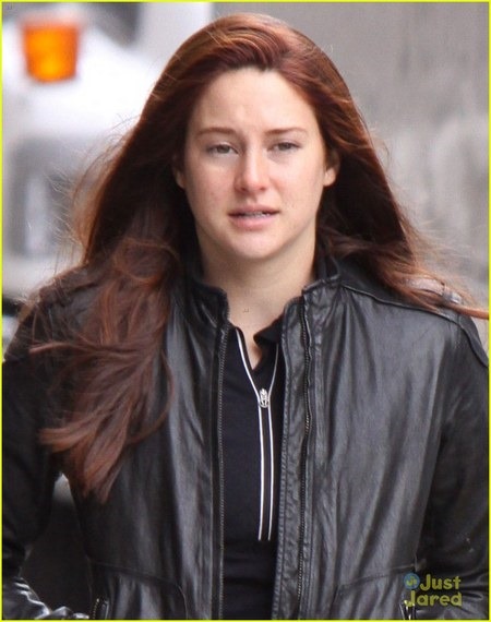 The New Mary Jane Watson Revealed in The Amazing Spider-Man 2 02