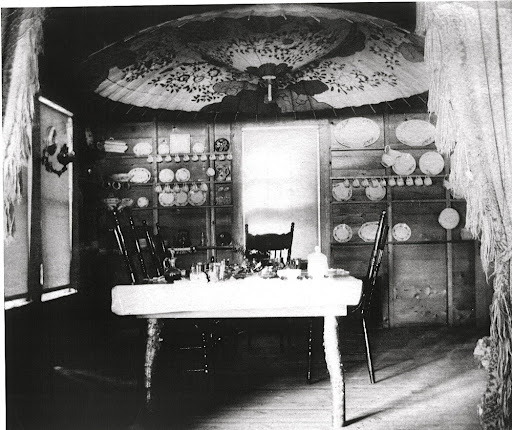 The incorporation of oriental pieces is very reminiscent of the period. Jesswin Camp on Fourth Lake. ( The incorporation of oriental pieces is very reminiscent of the period. Jesswin Camp on Fourth Lake. (