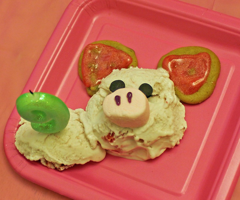 [00pigicecream%255B6%255D.jpg]