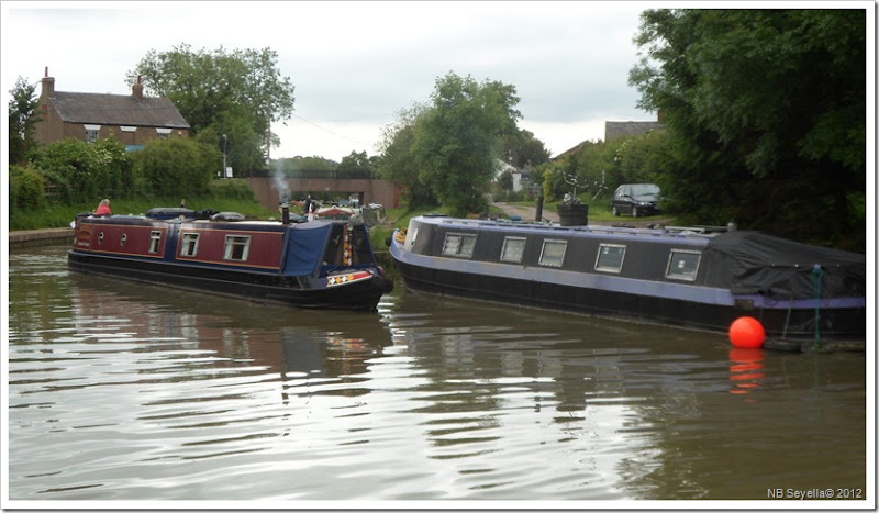 SAM_0799 Waiting for Middle locks