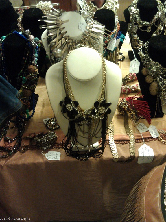 [necklaces%255B9%255D.jpg]