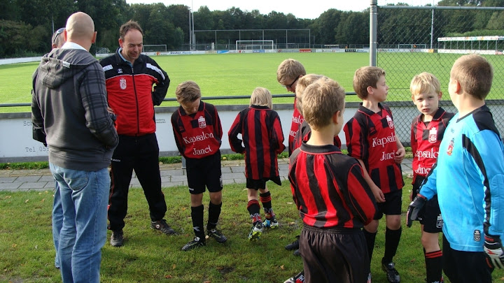 2011 - 07 SEP - WVV E5 TRAINING IN TENUE 029.jpg