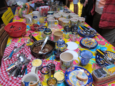 there are lots of plates to wash!