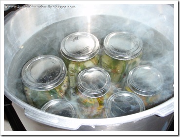 preserve pickles in a water bath preserve pickles in a water bath