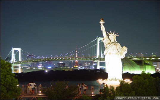 statue-of-liberty-at-night-wallpapers-1920x1200