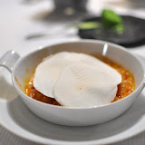 Gratin de riz basmati et ris caramélisé.
Le ris reste très discret et vaut plus pour sa texture que son goût. La conjonction riz/ris nest certainement pas fortuite non plus.
Cela mis à part, cest très bon.