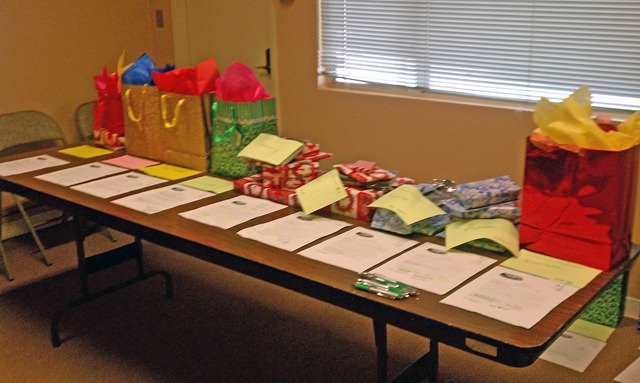 [presents1%255B2%255D.jpg]