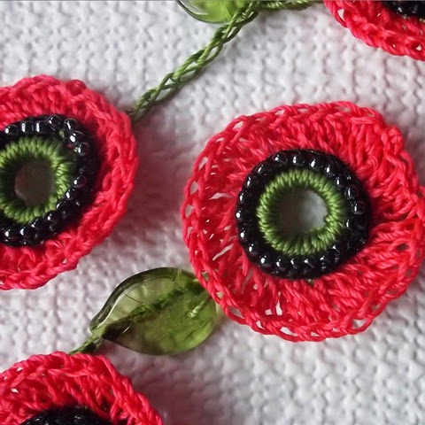 [contemporary%2520poppies%2520necklace%25202%255B4%255D.jpg]