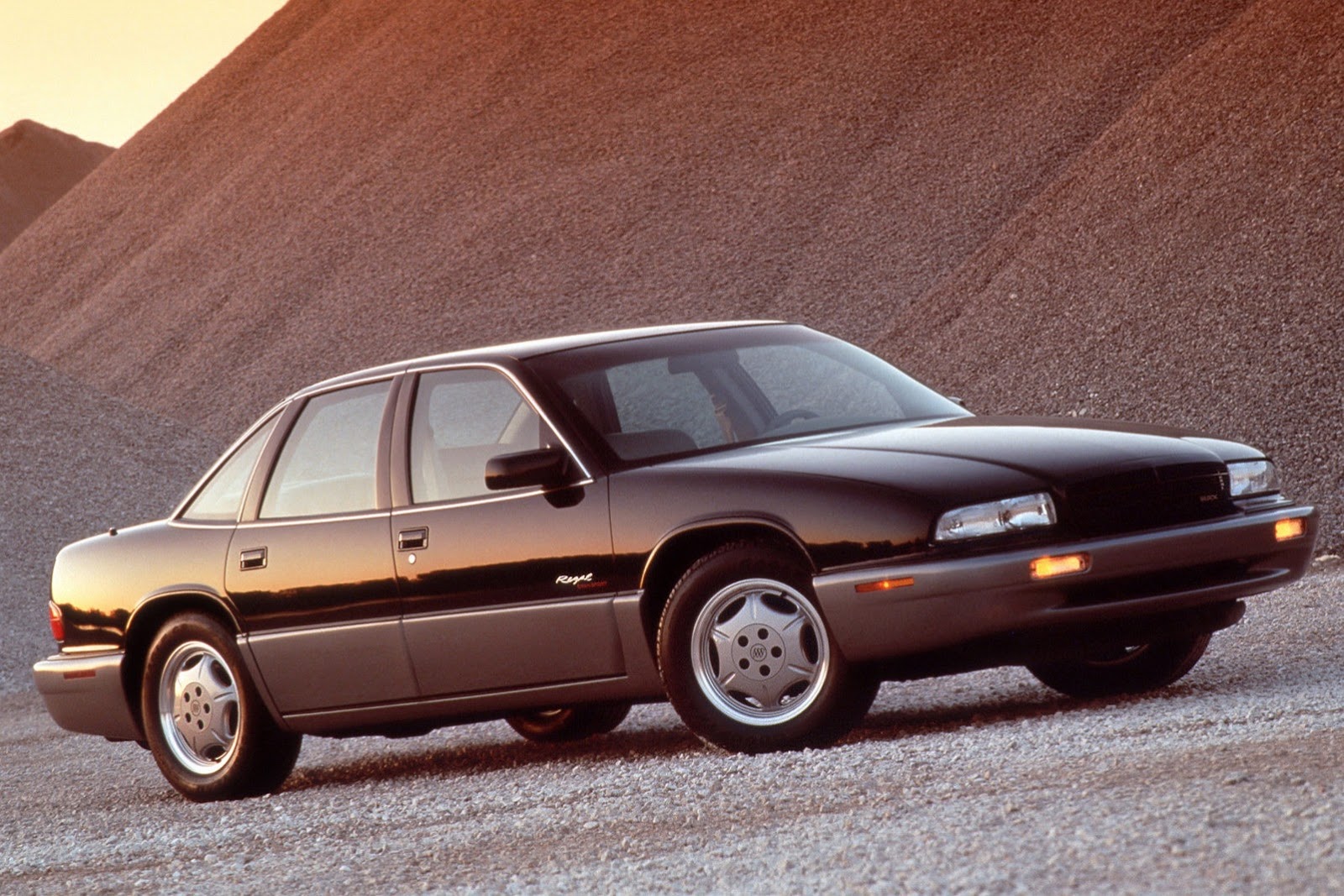 [1995-buick_regal_gs_sedan_3%255B2%255D.jpg]