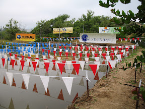 The Mud Pit seems almost tranquil before the first runners make their appearance.