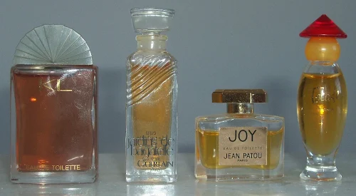 Miniaturas de perfumes clássicos