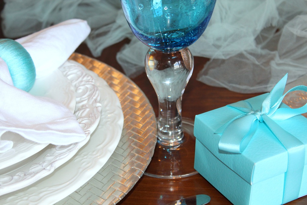 [February%25205%252C%25202012%2520Tiffany%2520Tablescape%2520072%255B4%255D.jpg]