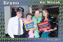 Fotos do evento Bruno - 18.12.11. Foto numero 07 da Social Click Fotografia Digital, do Rio de Janeiro, RJ, que faz fotos divertidas, fotos malucas, fotos com fantasias, fotos na hora, fotografia maluca, fotografia divertida com molduras personalizadas. fotos divertidas malucas foto maluca animadas animado rj rio de janeiro divertida fantasia animada noivas montagem social fotojornalismo casamento